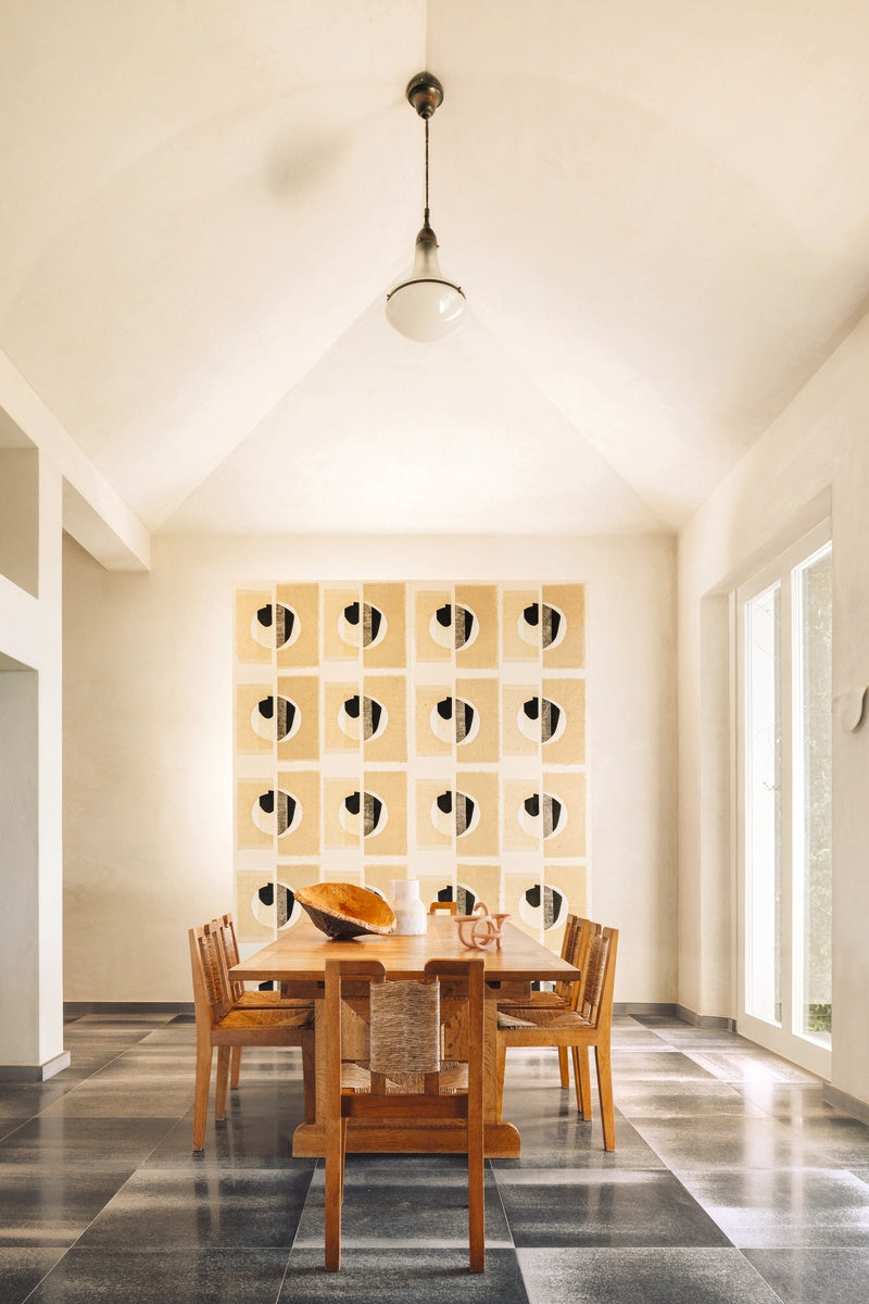 Élitis Art Paper Izu RM 1030 02 in een sfeervol interieur