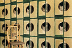 Élitis Art Paper Izu RM 1030 05 in een sfeervol interieur
