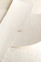 Élitis Art Paper Okinawa RM 1032 01 in een sfeervol interieur