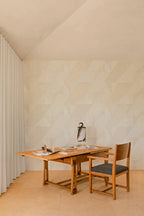 Élitis Art Paper Tokara RM 1034 01 in een sfeervol interieur