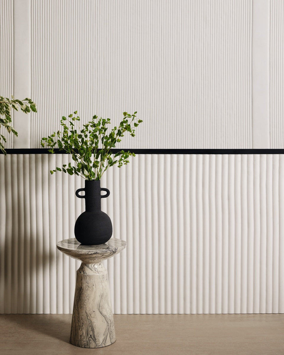 Élitis Rayures Jumelles Pilastre RM 1043 01 in een sfeervol interieur