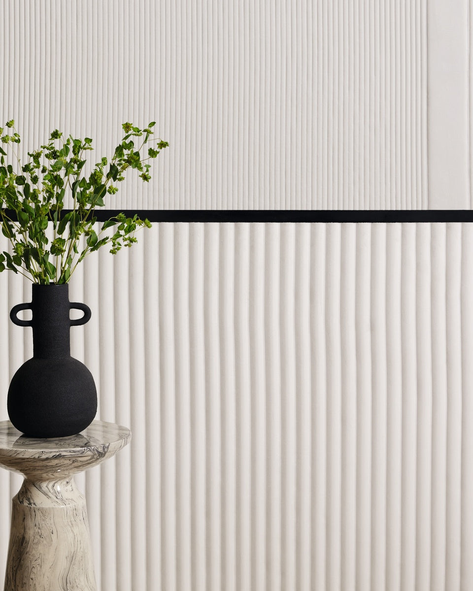 Élitis Rayures Jumelles Pilastre RM 1043 01 in een sfeervol interieur