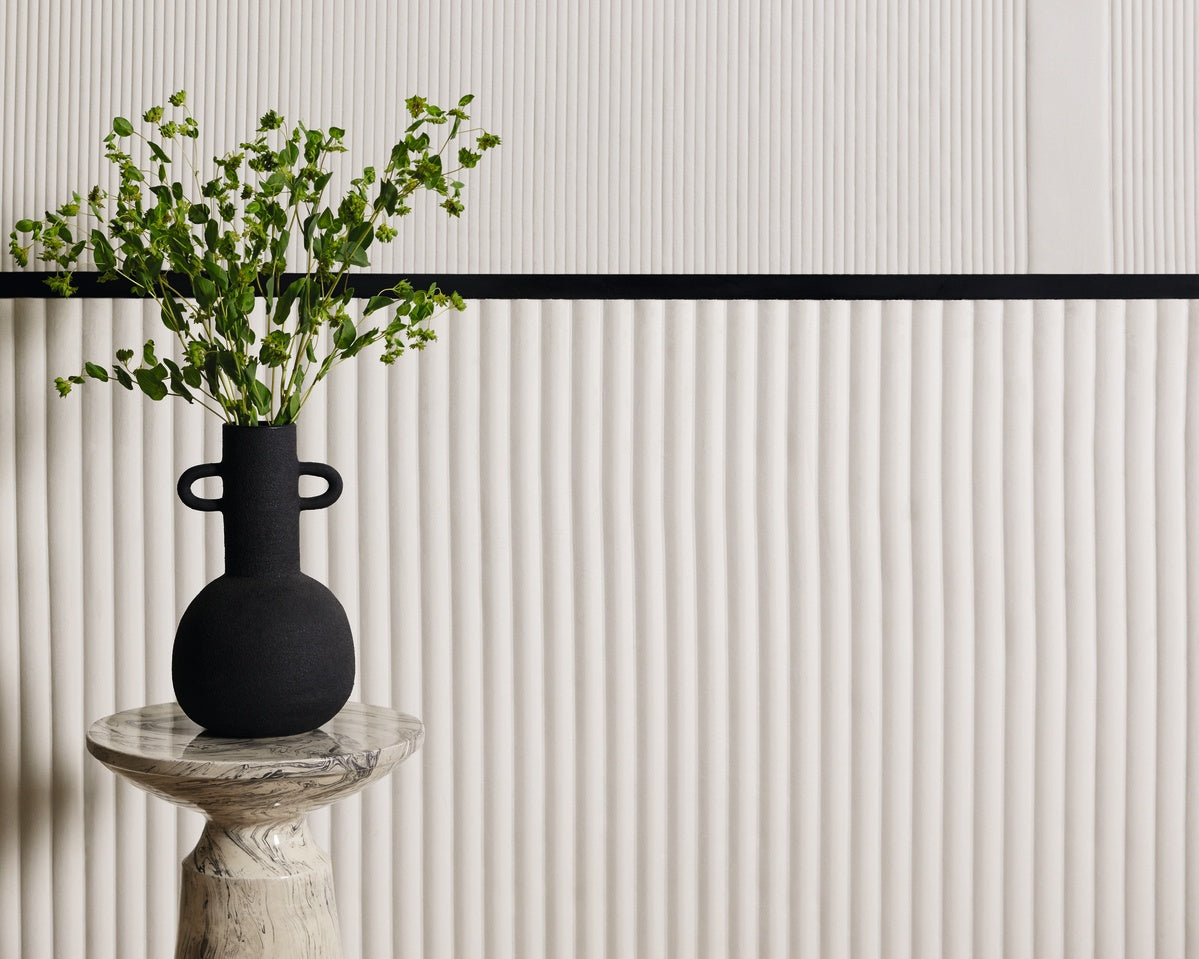 Élitis Rayures Jumelles Pilastre RM 1043 01 in een sfeervol interieur