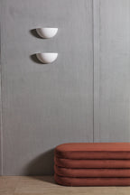 Élitis Rayures Jumelles Colonne RM 1044 40 in een sfeervol interieur