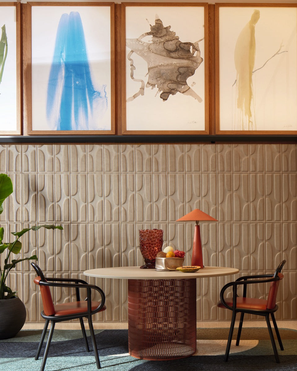 Élitis Forms Twisted suédine RM 1052 04 in een sfeervol interieur