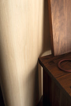 Élitis Maestria Pur abaca RM 1071 03 in een sfeervol interieur