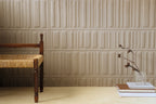 Élitis Velatura Boudoir suédine RM 1105 04 in een sfeervol interieur