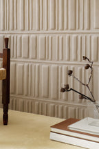 Élitis Velatura Boudoir suédine RM 1105 04 in een sfeervol interieur