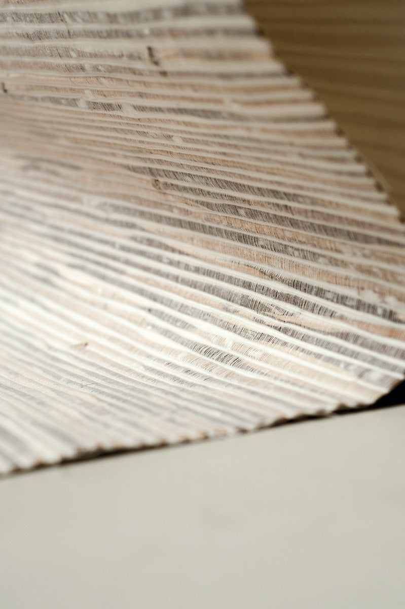 Élitis Écume Filigrane RM 1117 03 in een sfeervol interieur