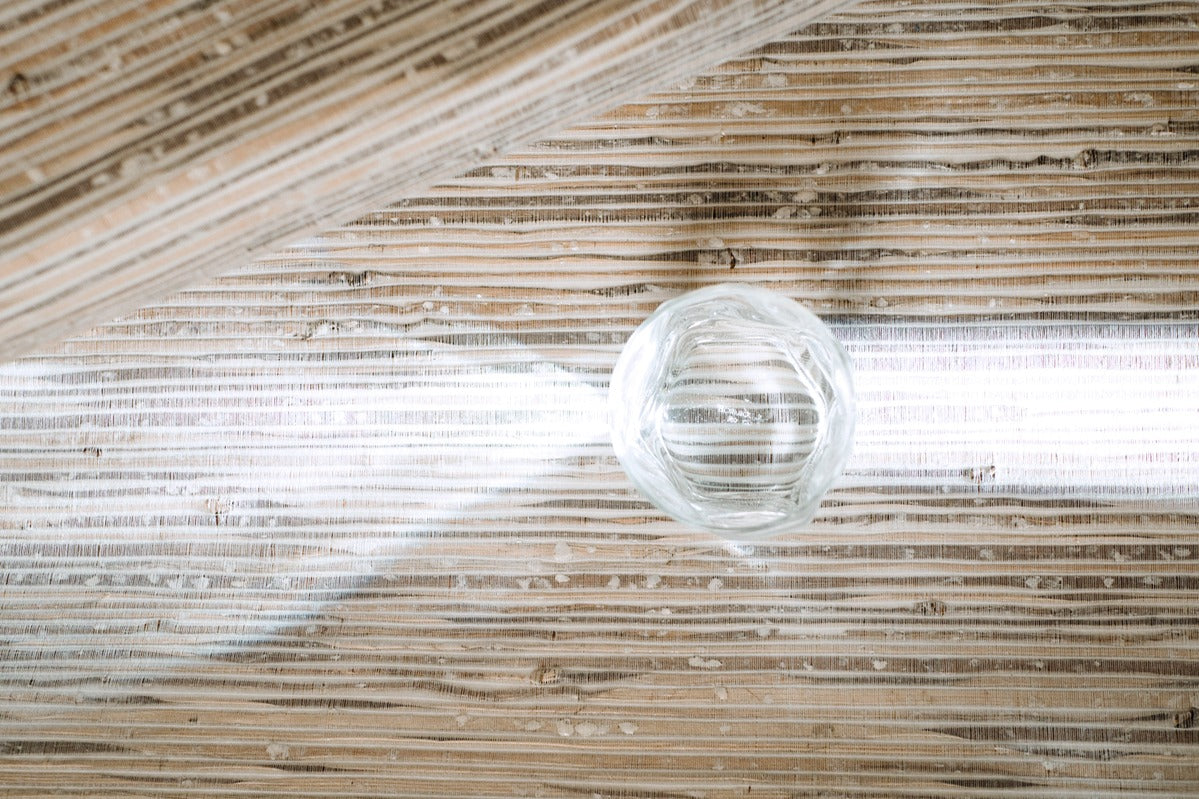 Élitis Écume Filigrane RM 1117 03 in een sfeervol interieur