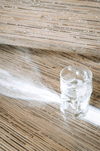 Élitis Écume Filigrane RM 1117 03 in een sfeervol interieur