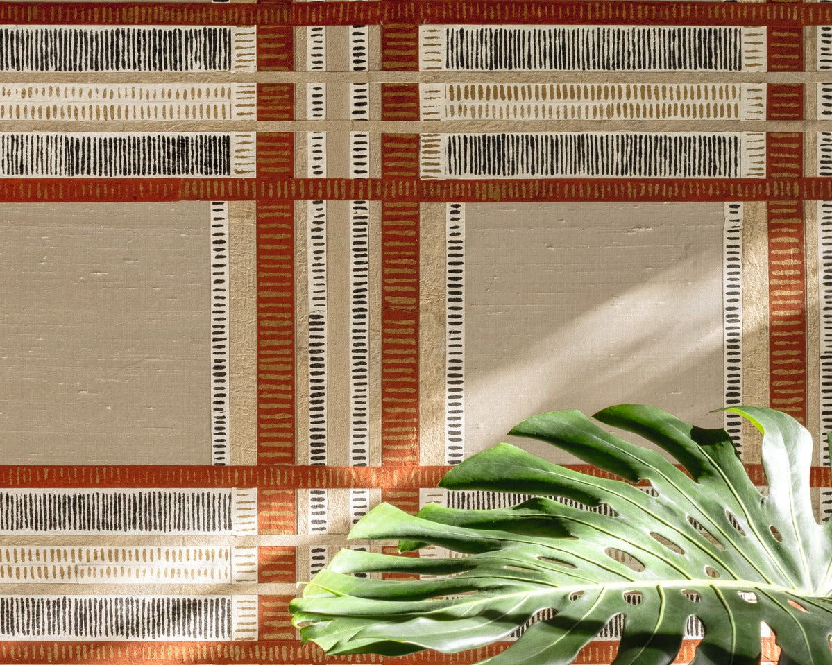 Élitis Pamir Shiraz RM 1126 03 in een sfeervol interieur