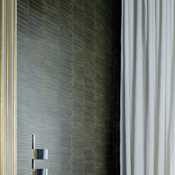 Élitis Anguille Big Croco Galuchat VP 424 10 in een sfeervol interieur