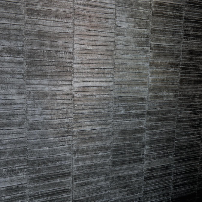 Élitis Anguille Big Croco Galuchat VP 424 11 in een sfeervol interieur