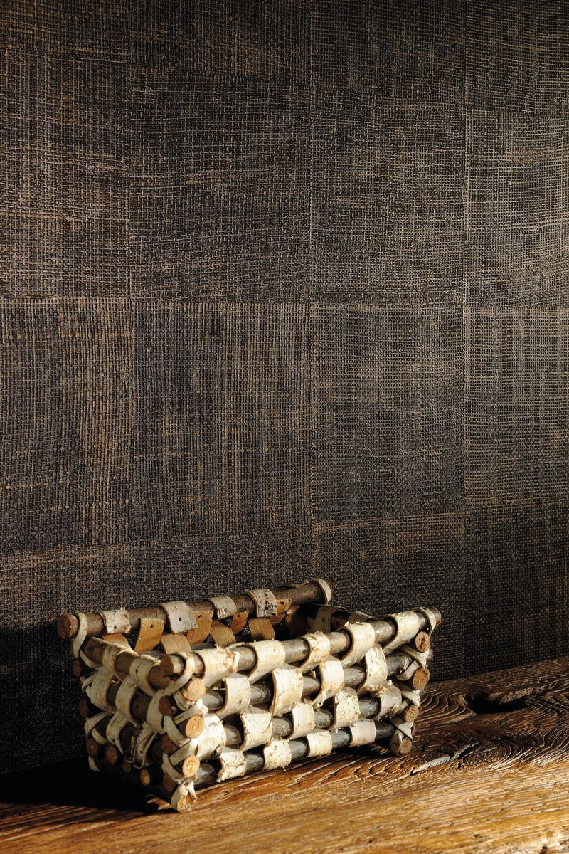 Élitis Raffia & Madagascar Raffia VP 601 80 in een sfeervol interieur