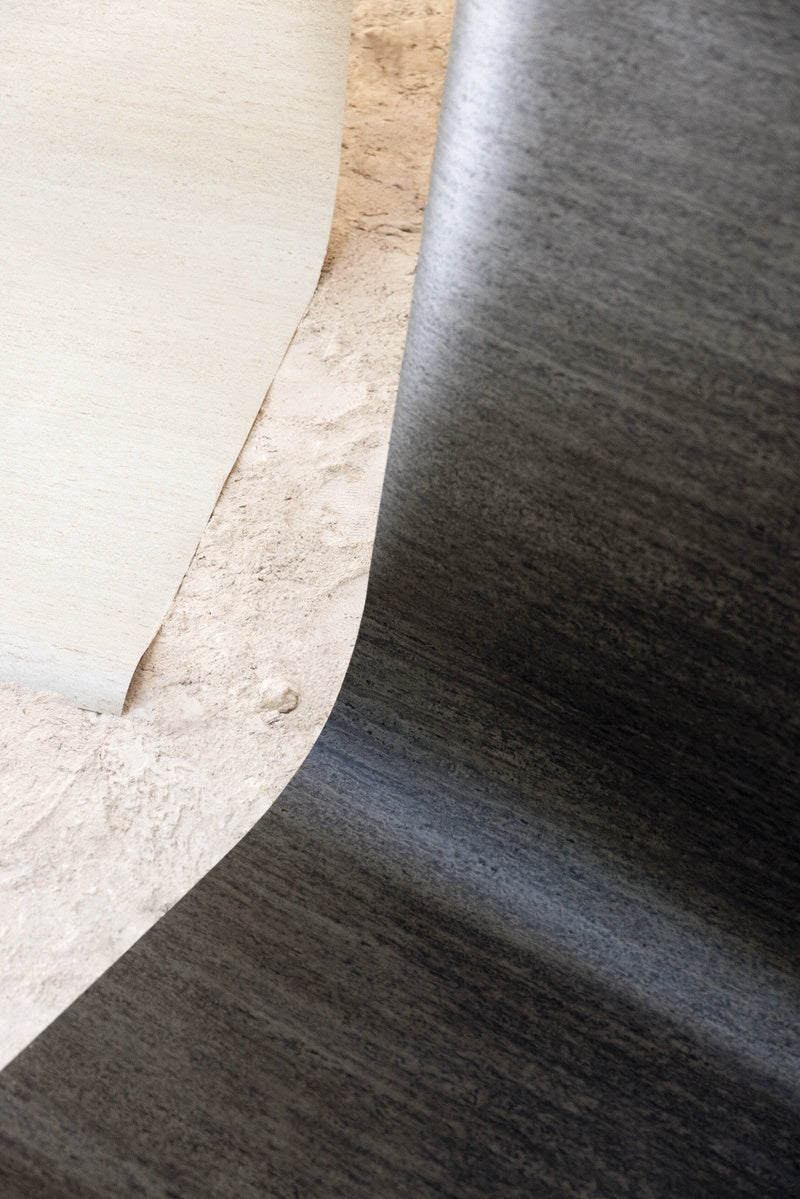 Élitis Ortigia Travertin VP 633 02 in een sfeervol interieur
