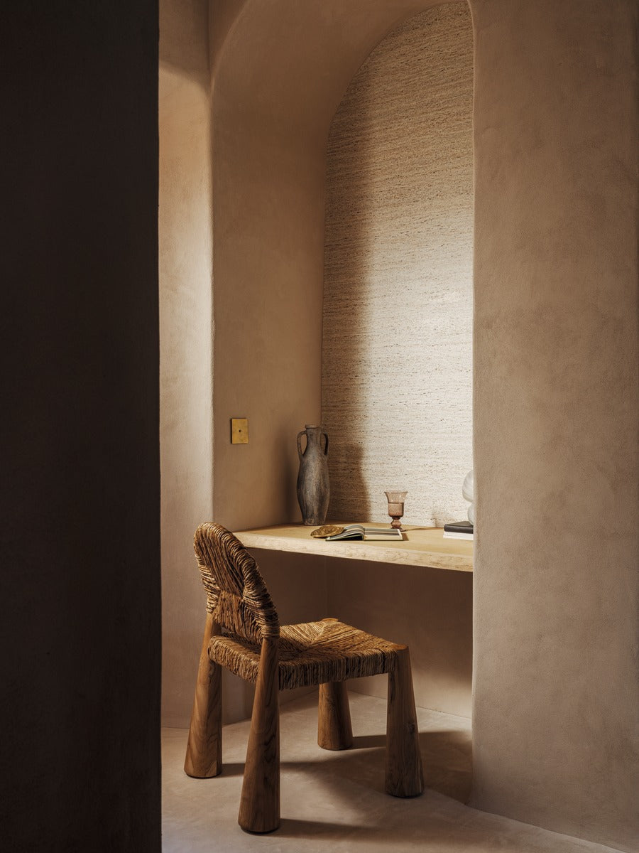 Élitis Lanzarote Travertin VP 633 15 in een sfeervol interieur