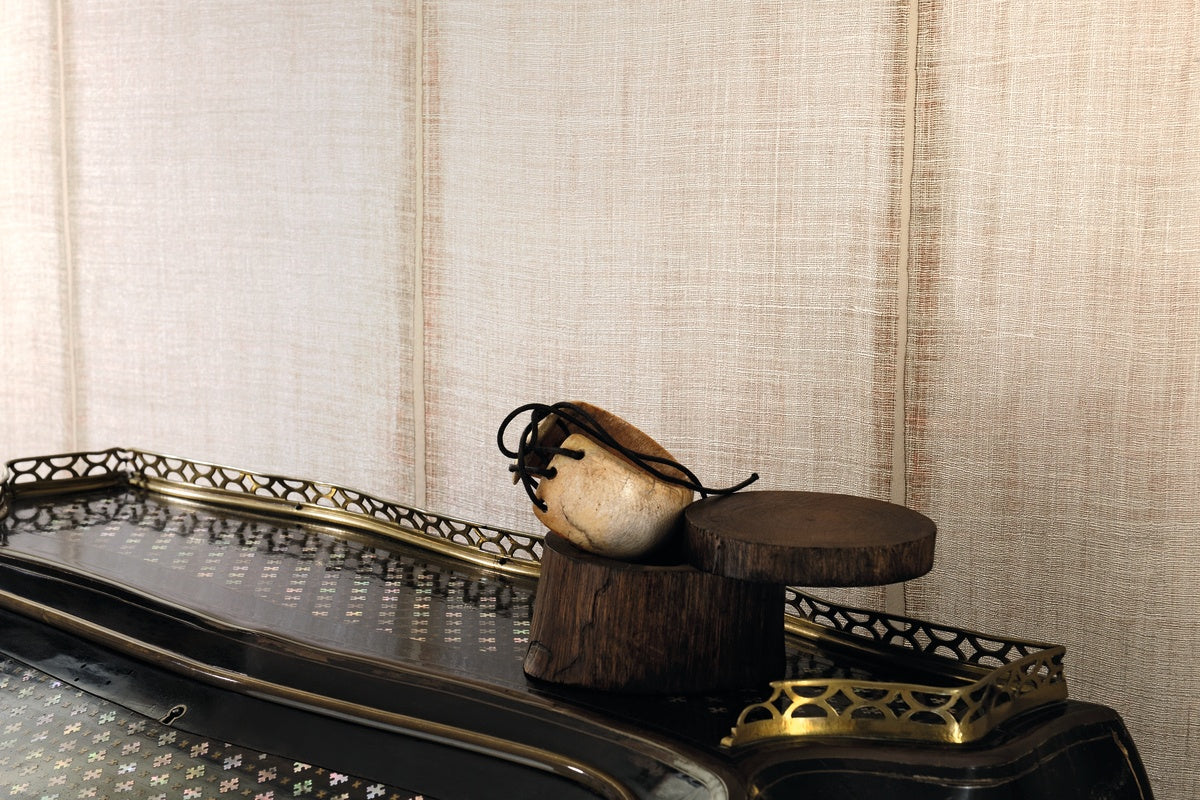 Elitis Nomades Sari VP 895 93 in een sfeervol interieur