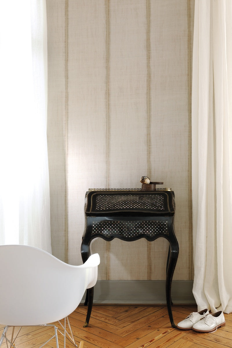 Elitis Nomades Sari VP 895 93 in een sfeervol interieur