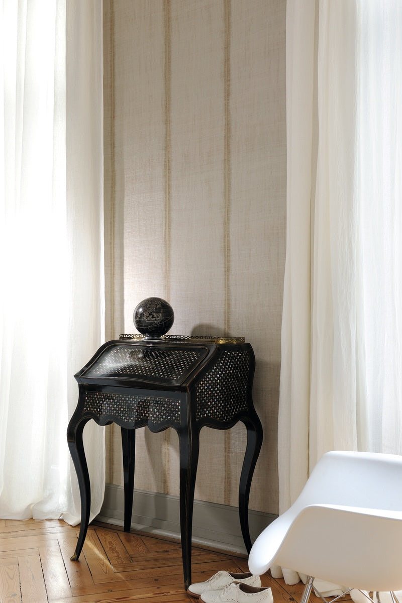 Elitis Nomades Sari VP 895 93 in een sfeervol interieur