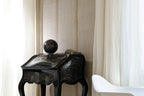 Elitis Nomades Sari VP 895 93 in een sfeervol interieur