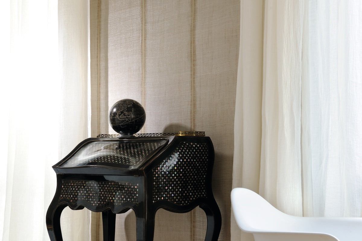 Elitis Nomades Sari VP 895 93 in een sfeervol interieur