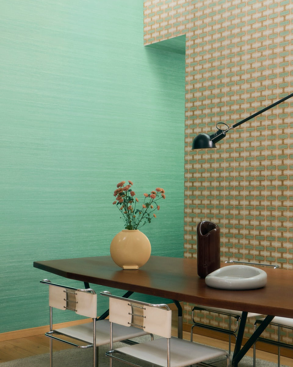 Élitis Soie Changeante Kosa Silk VP 928 43 in een sfeervol interieur