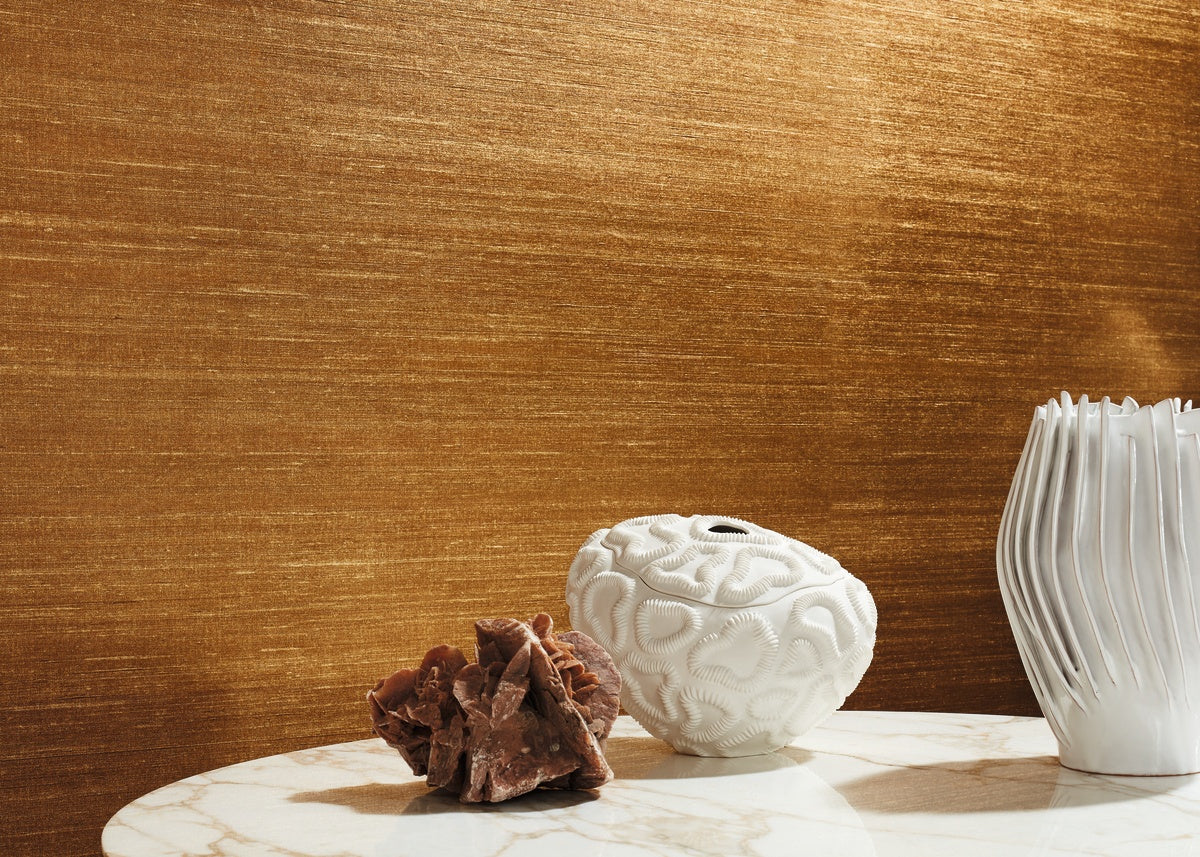 Outlet - Élitis Soie Changeante Kosa Silk Metallic VP 935 91 in een sfeervol interieur