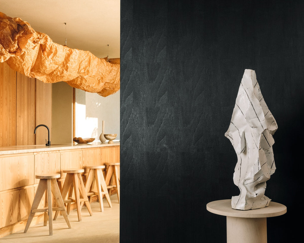 Élitis Bois Sculpté Gouge VP 936 80 in een sfeervol interieur