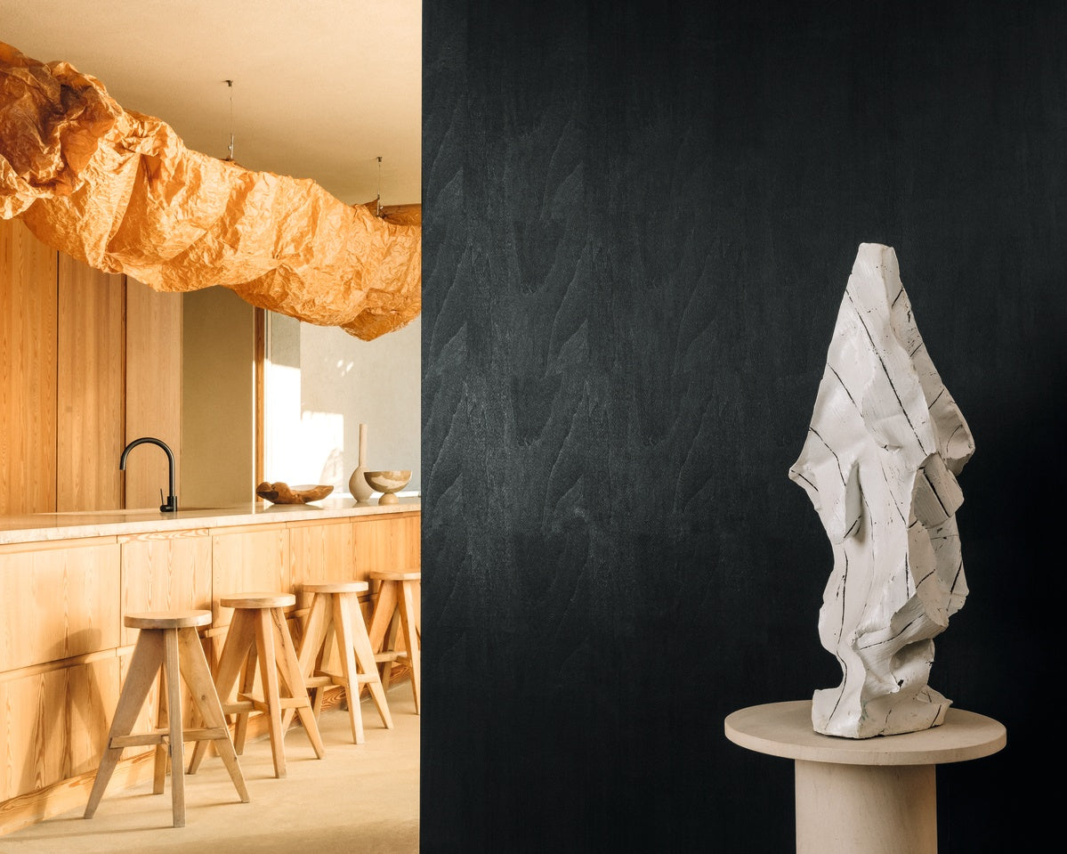 Élitis Bois Sculpté Gouge VP 936 80 in een sfeervol interieur