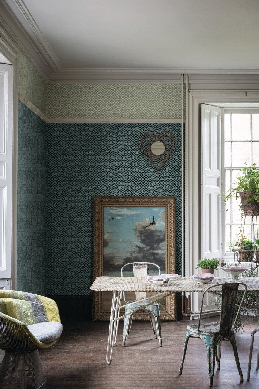 Farrow & Ball Amime 4404 behang in een eetkamer