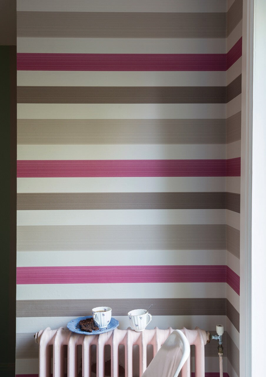 Farrow & Ball Chromatic Stripe 4204 behang in een eetkamer