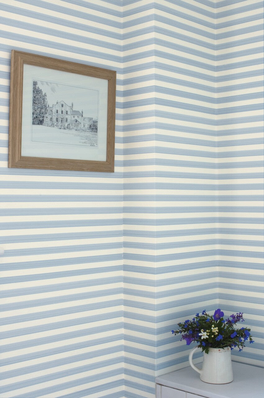 Farrow & Ball Closet Stripe 360 behang in een badkamer