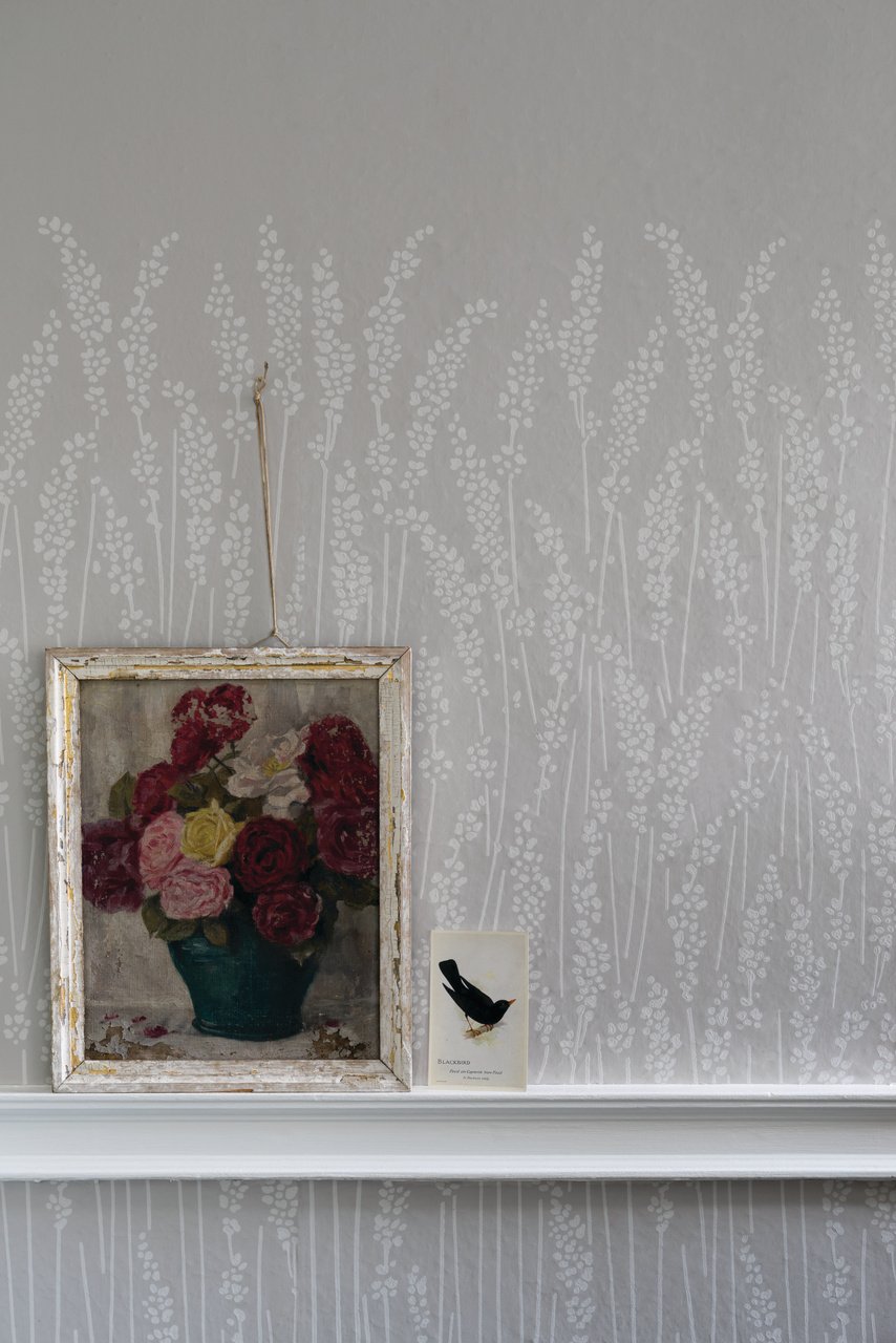 Farrow & Ball Feather Grass 5101 behang sfeerbeeld