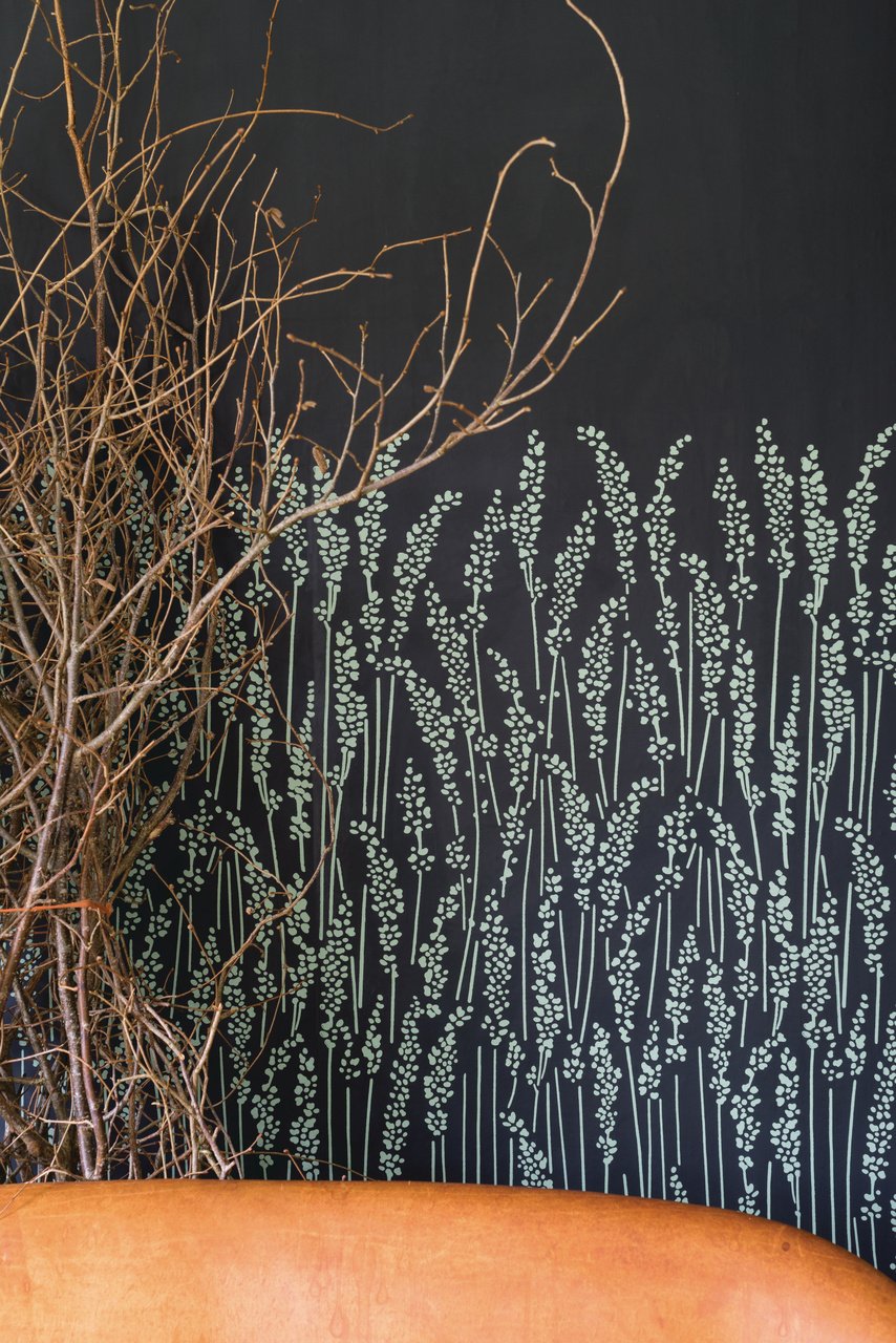 Farrow & Ball Feather Grass 5106 behang sfeerbeeld