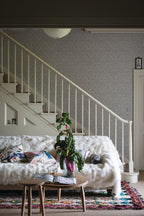 Farrow & Ball Feuille 4902 behang in een interieur, sfeerbeeld 3