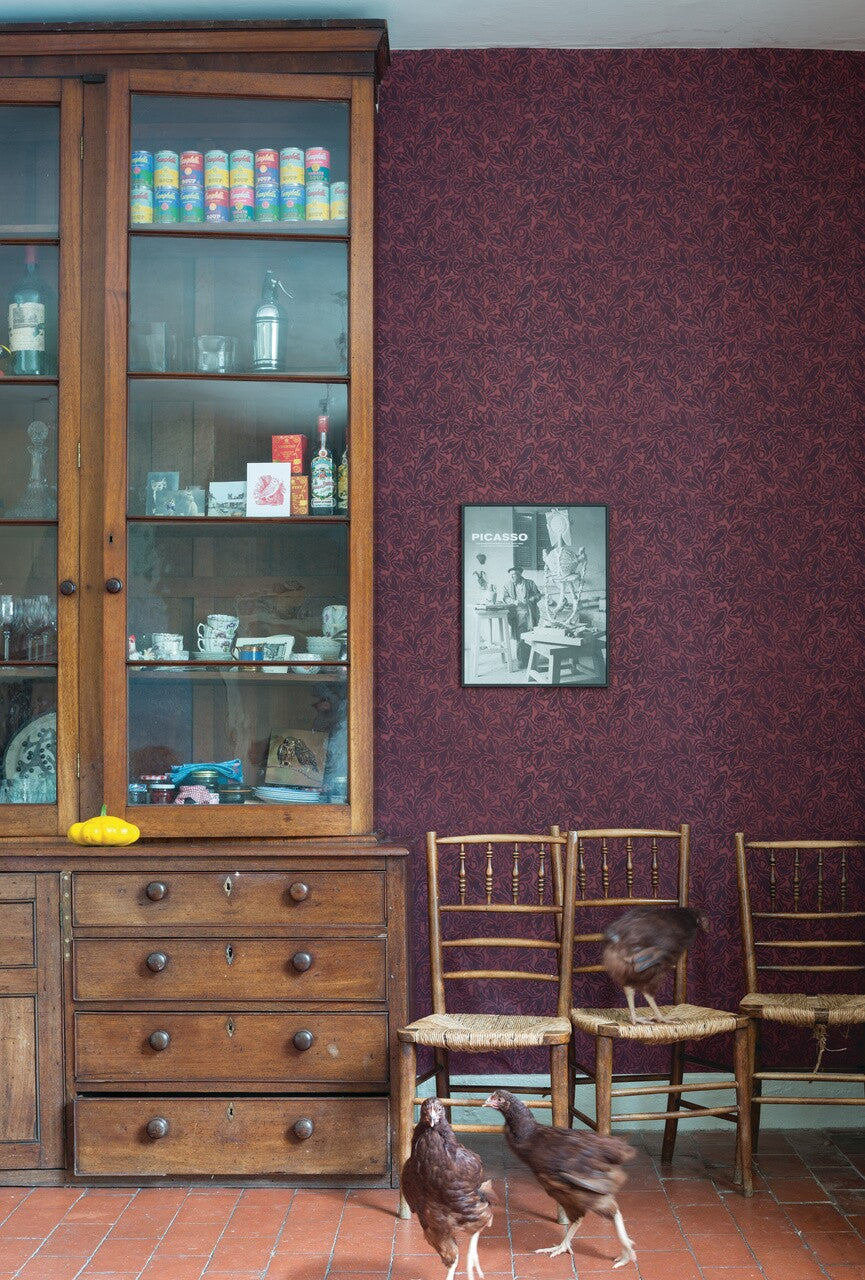 Farrow & Ball Feuille 4904 behang in een interieur, sfeerbeeld 2