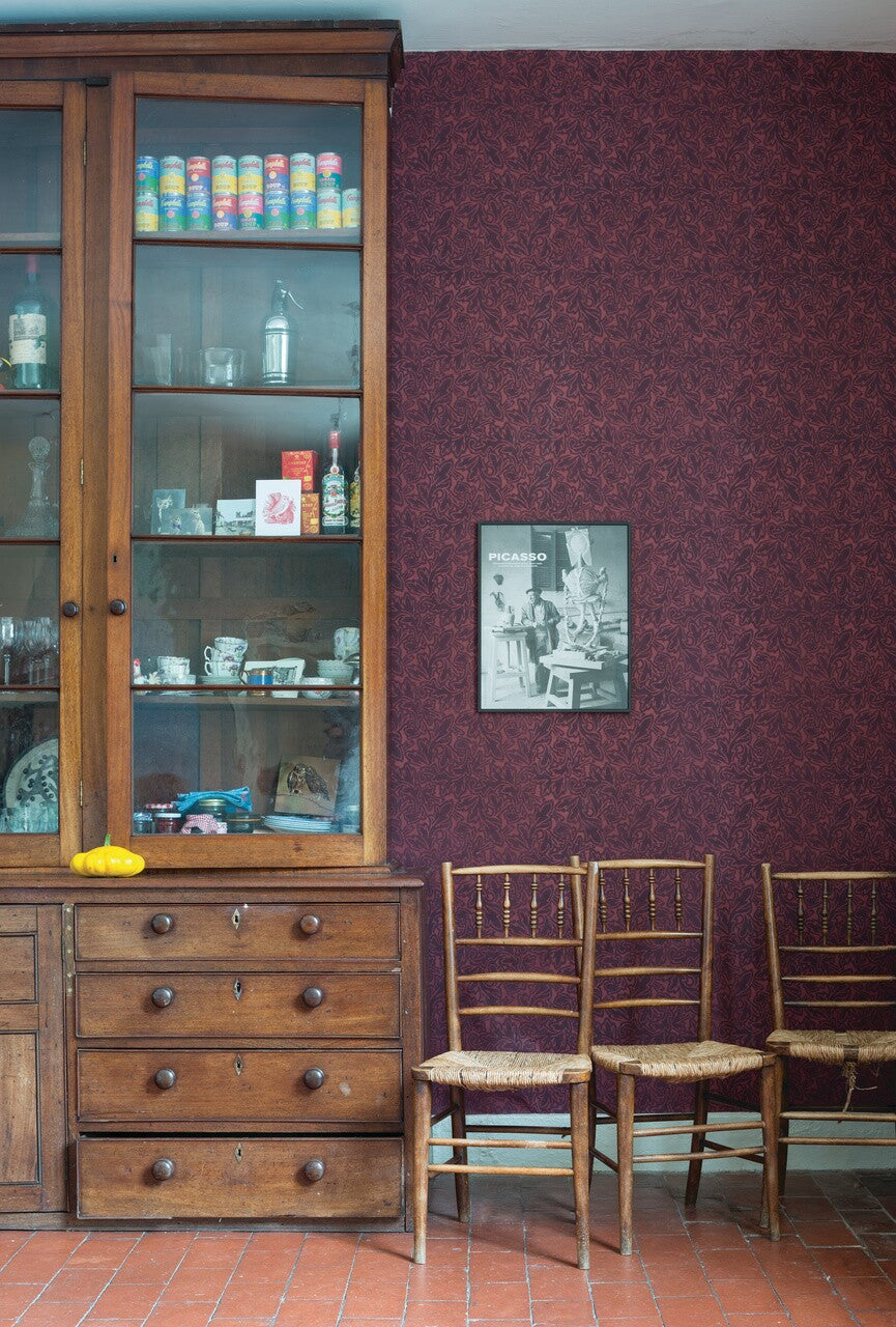 Farrow & Ball Feuille 4904 behang in een interieur, sfeerbeeld 3