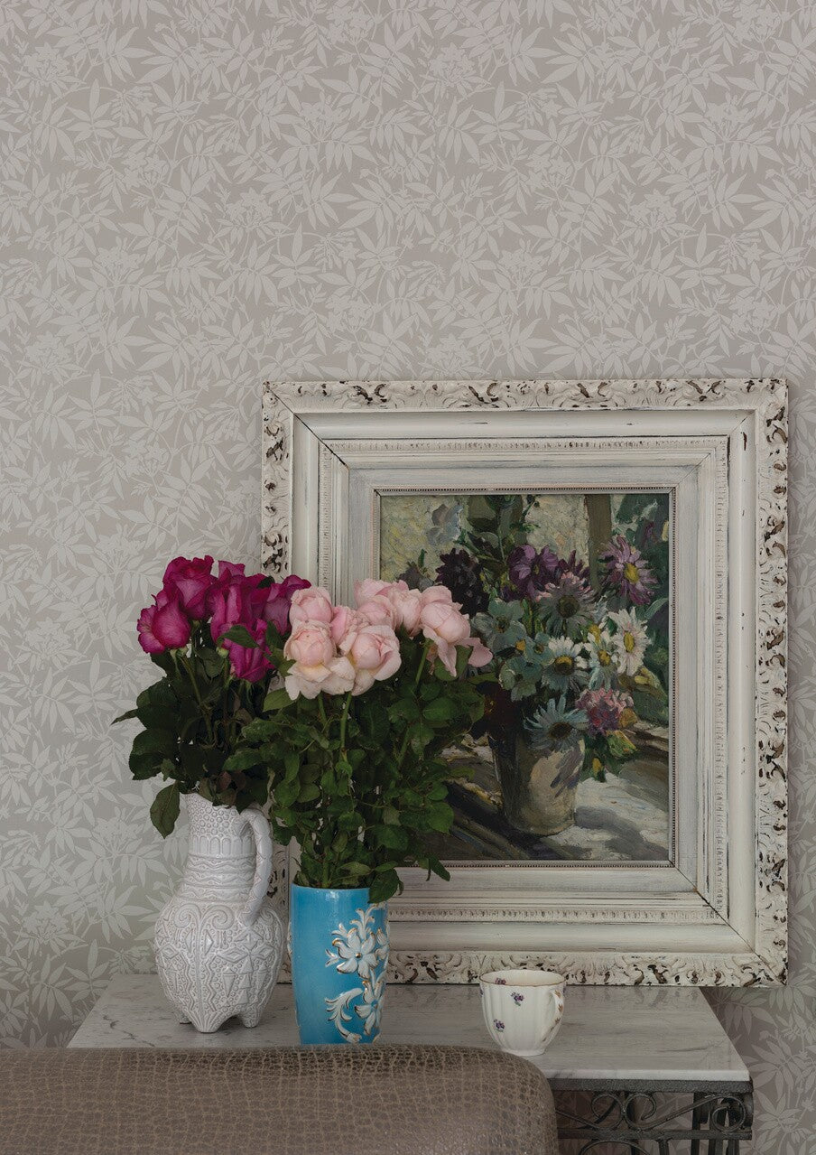 Farrow & Ball Jasmine 3902 behang in een woonkamer
