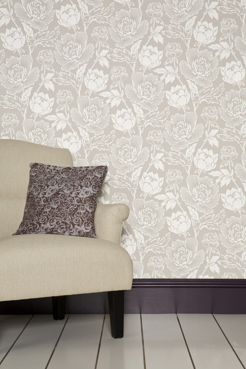 Farrow & Ball Peony BP 2302 behang in een woonkamer