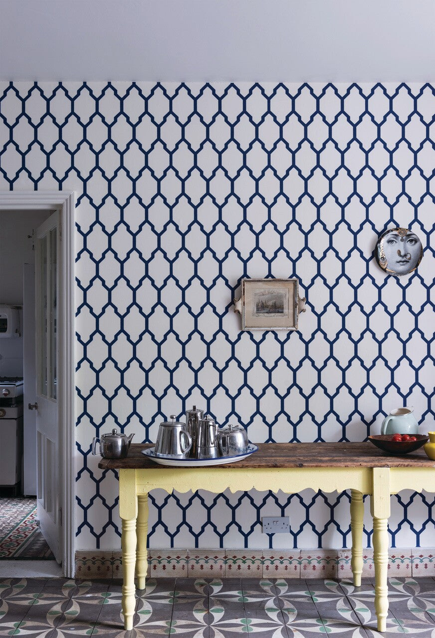 Farrow & Ball Tessella BP 3604 behang in een woonkamer