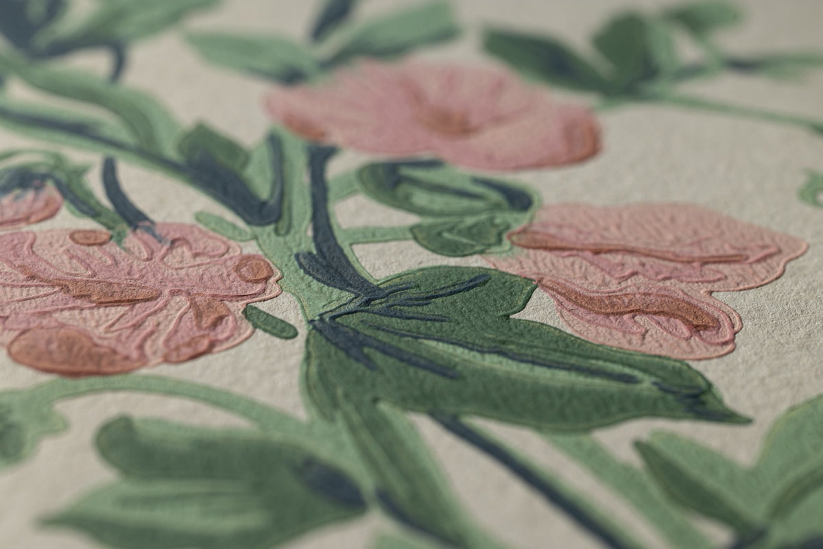 Farrow & Ball The Heritage Papers 6702 Sweet Pea behang, close-up van de print 2