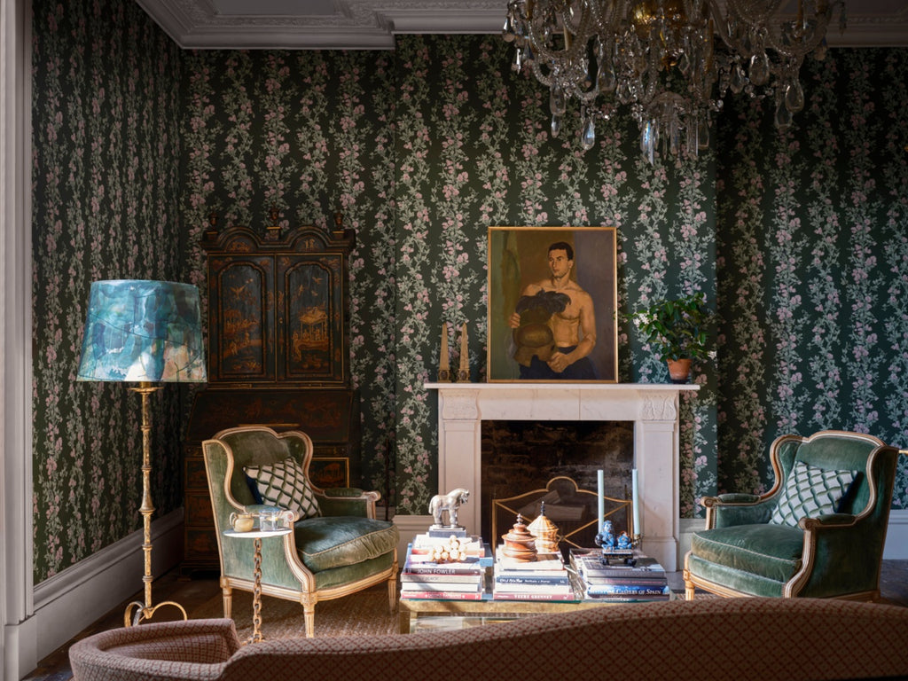 Farrow & Ball The Heritage Papers 6705 Sweet Pea behang in een woonkamer