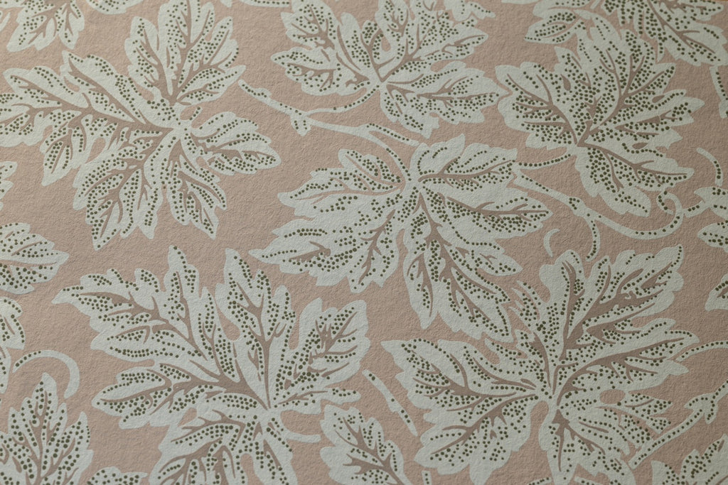 Farrow & Ball The Heritage Papers 6801 Vine Leaf behang, close-up van de print