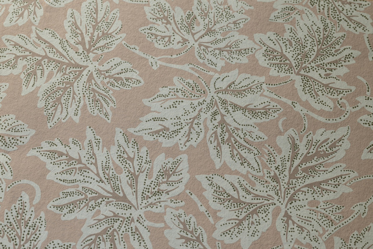 Farrow & Ball The Heritage Papers 6801 Vine Leaf behang, close-up van de print