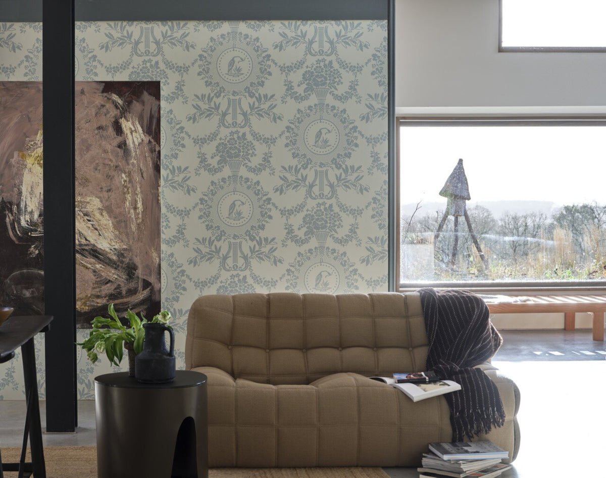 Farrow & Ball The Purnon Papers BP 6203 Purnon behang in een interieur, sfeerbeeld 2