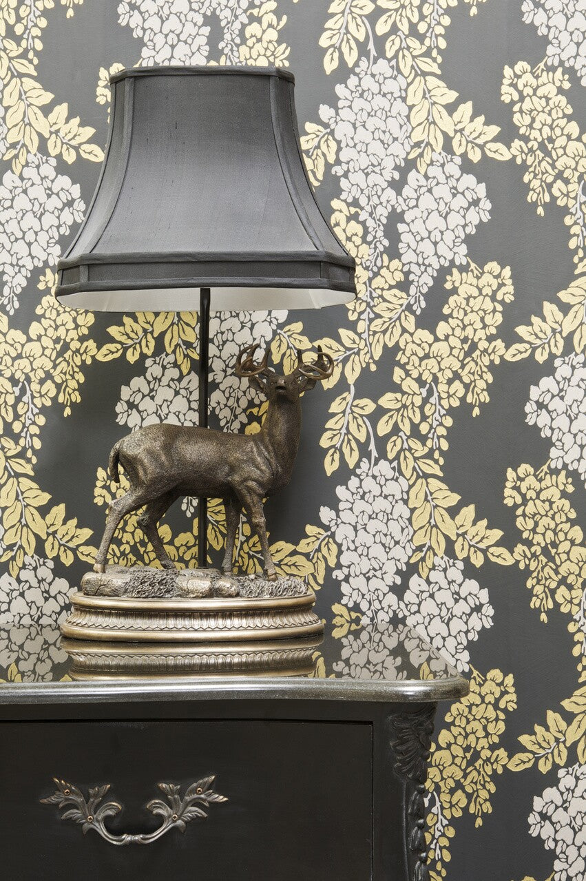 Farrow & Ball Wisteria BP 2206 behang in een woonkamer, sfeerbeeld 3