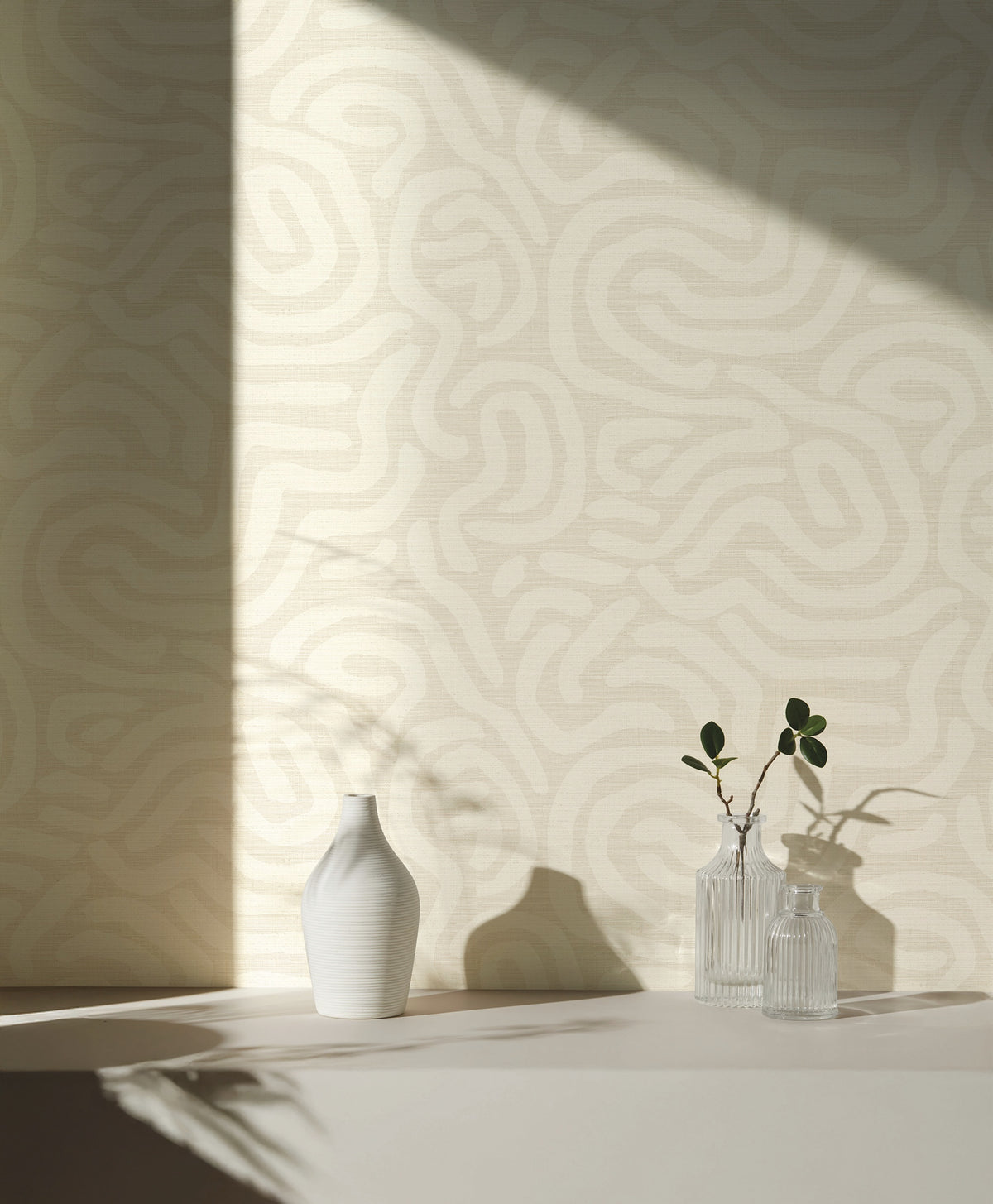 Hookedonwalls Tropical Chique Liana 20450 behang sfeerbeeld