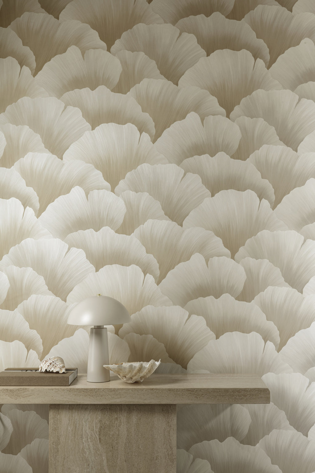 Hookedonwalls Ginkgo Ginkgo 21901 behang sfeerbeeld