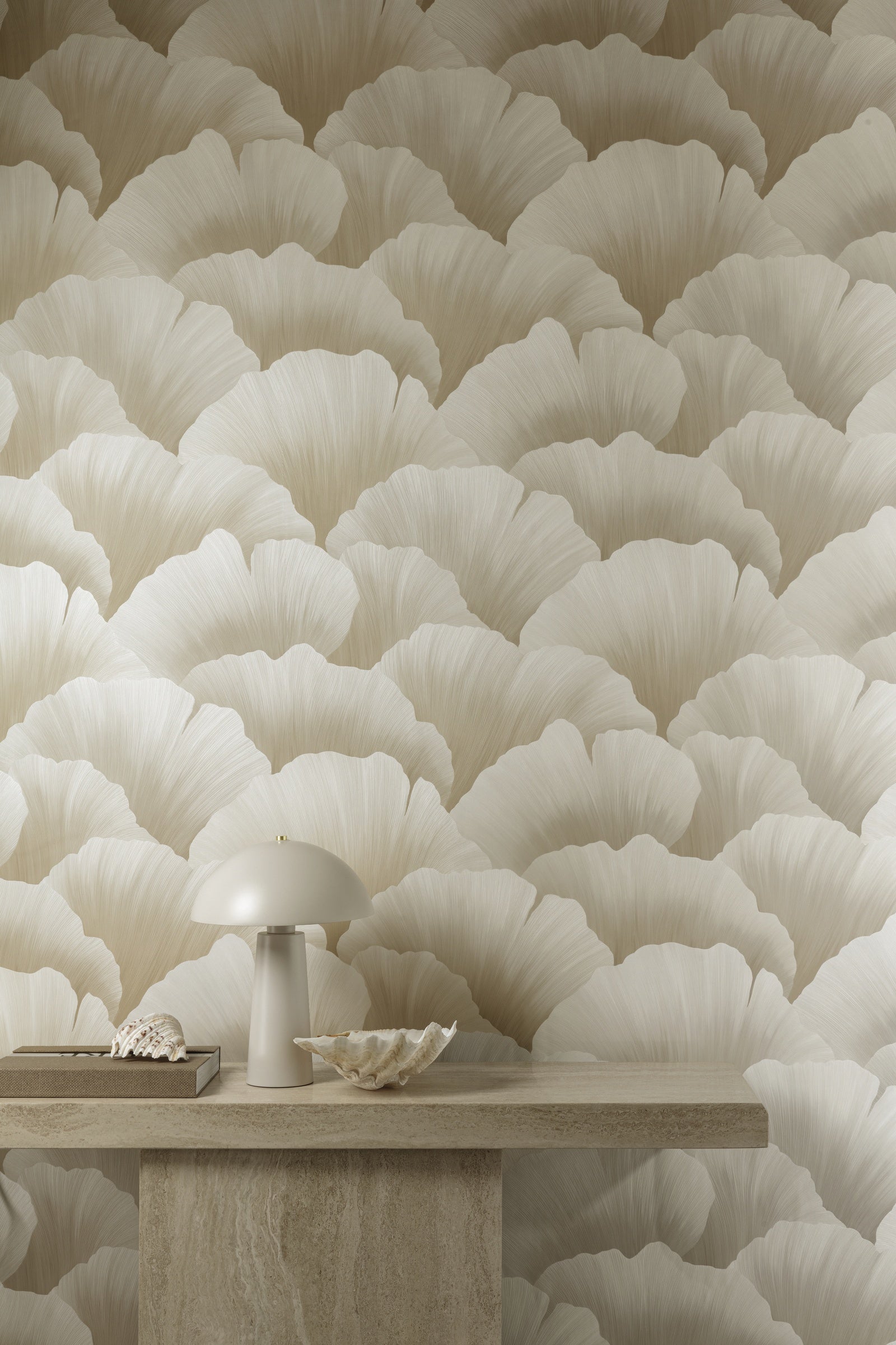 Hookedonwalls Ginkgo Ginkgo 21901 behang sfeerbeeld